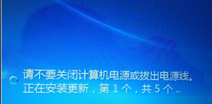 u盤(pán)裝系統(tǒng)黑屏進(jìn)不去系統(tǒng) 我們正在安裝系統(tǒng)更新，請(qǐng)稍候。